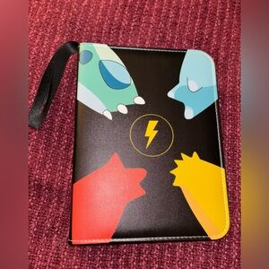 Pokemon TCG Red White Pikachu + Zip Up 50 pages Holds 400 Card Binder GAMES New